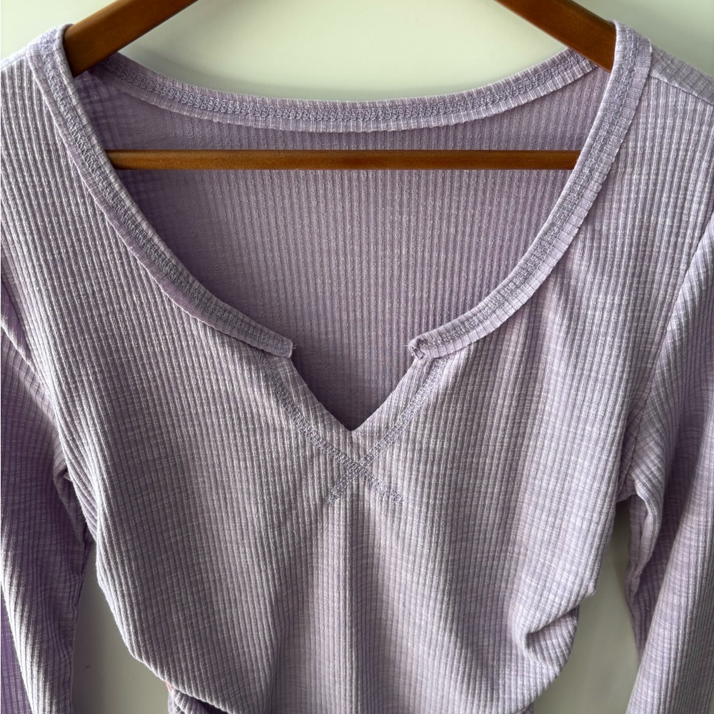 Lavender Ribbed V-Neck Top - Picture 6 of 9
